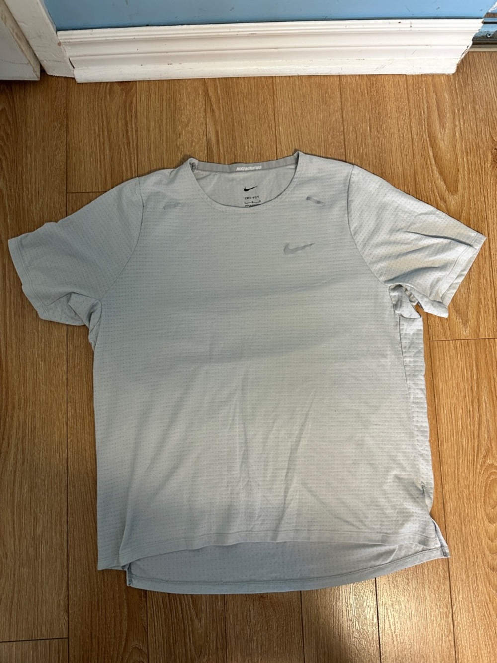 Nike Men’s Light Gray Running Dri-Fit Short Sleeve Performance Tee